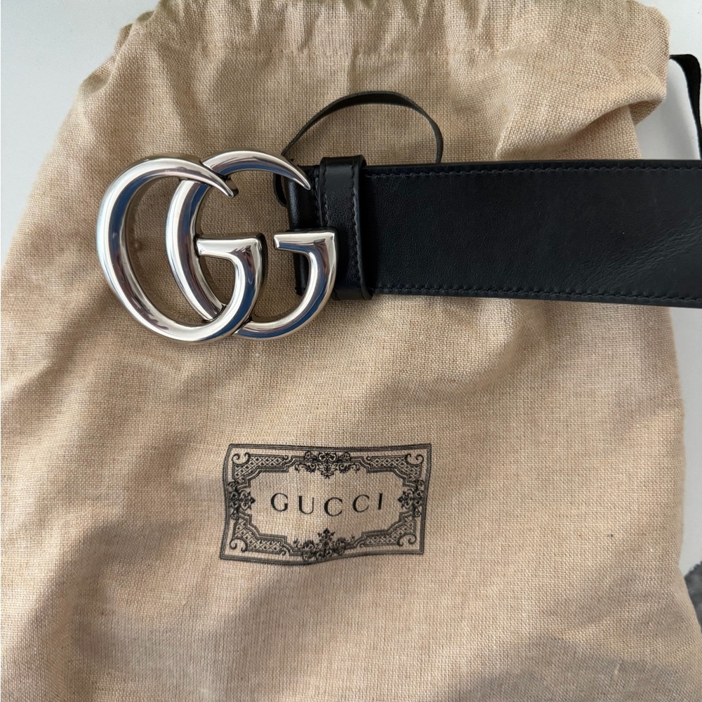Gucci Black Leather Belt with Silver Double G Buckle